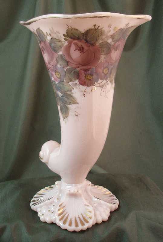 Cambridge Crown Tuscan Sea Shell Cornucopia Vase with Charleton Decoration Cambridge Crown Tuscan Sea Shell Cornucopia Vase with Charleton Decoration