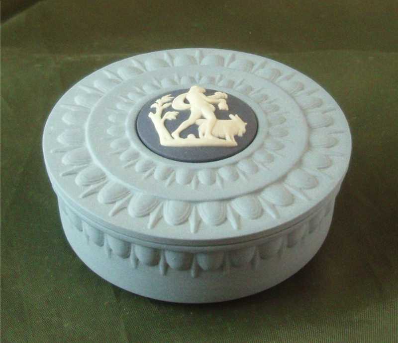 Wedgwood Tricolor Jasper Ware Round Box Wedgwood Tricolor Jasper Ware Round Box