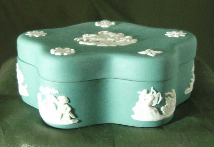 Wedgwood Teal Pentefoil Box Wedgwood Teal Pentefoil Box