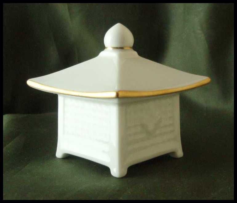 Noritake Miniature Pagoda Lantern Noritake Miniature Pagoda Lantern