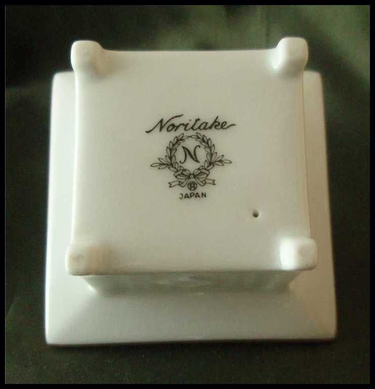 Noritake Miniature Pagoda Lantern Noritake Miniature Pagoda Lantern