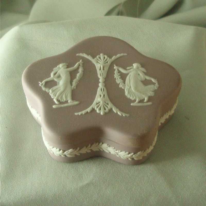 Wedgwood Lilac Jasper Ware Pentafoil Box Wedgwood Lilac Jasper Ware Pentafoil Box