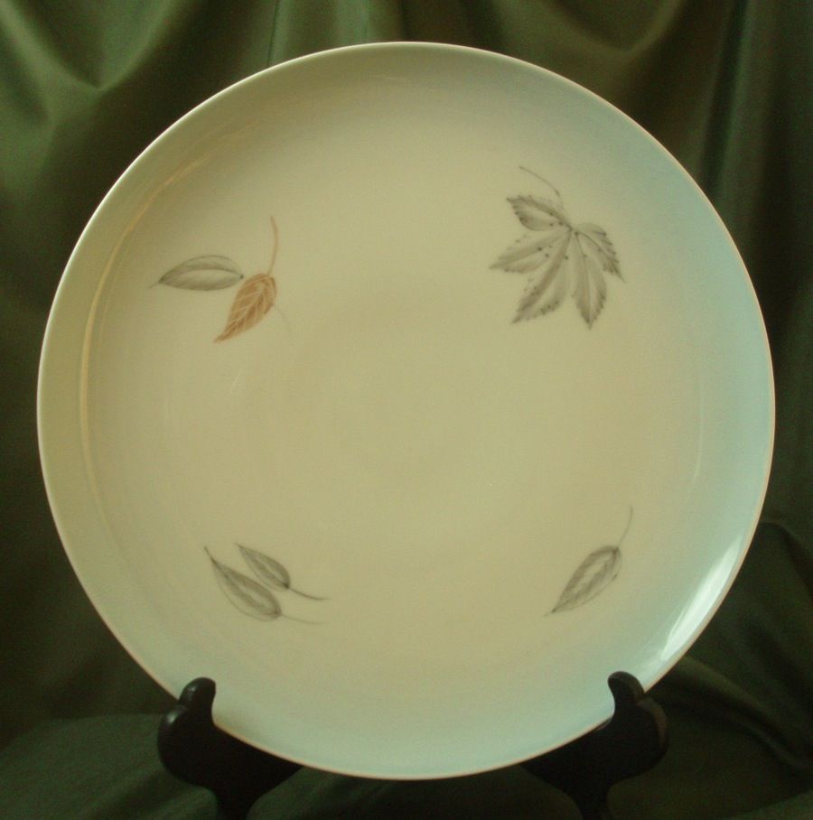 Bing & Grondahl Falling Leaves Dinner Plates Bing & Grondahl Falling Leaves Dinner Plates