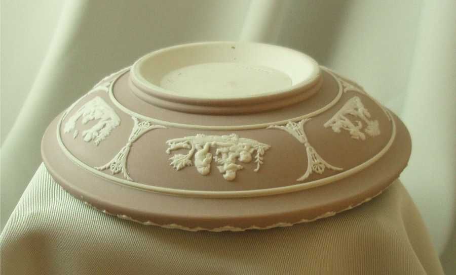 Wedgwood Lilac Dip Jasper Ware Potpourri (Bottom Only) Wedgwood Lilac Dip Jasper Ware Potpourri (Bottom Only)