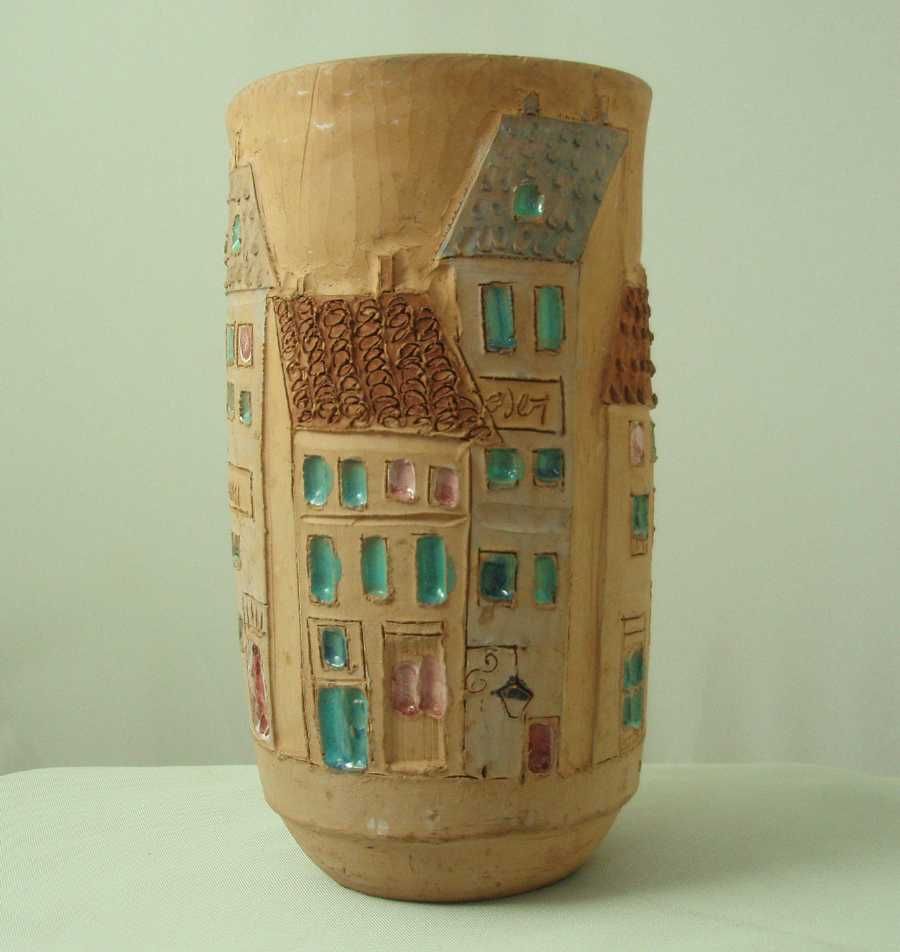 Vintage Raymor Terracotta Street Scene Vase Vintage Raymor Terracotta Street Scene Vase