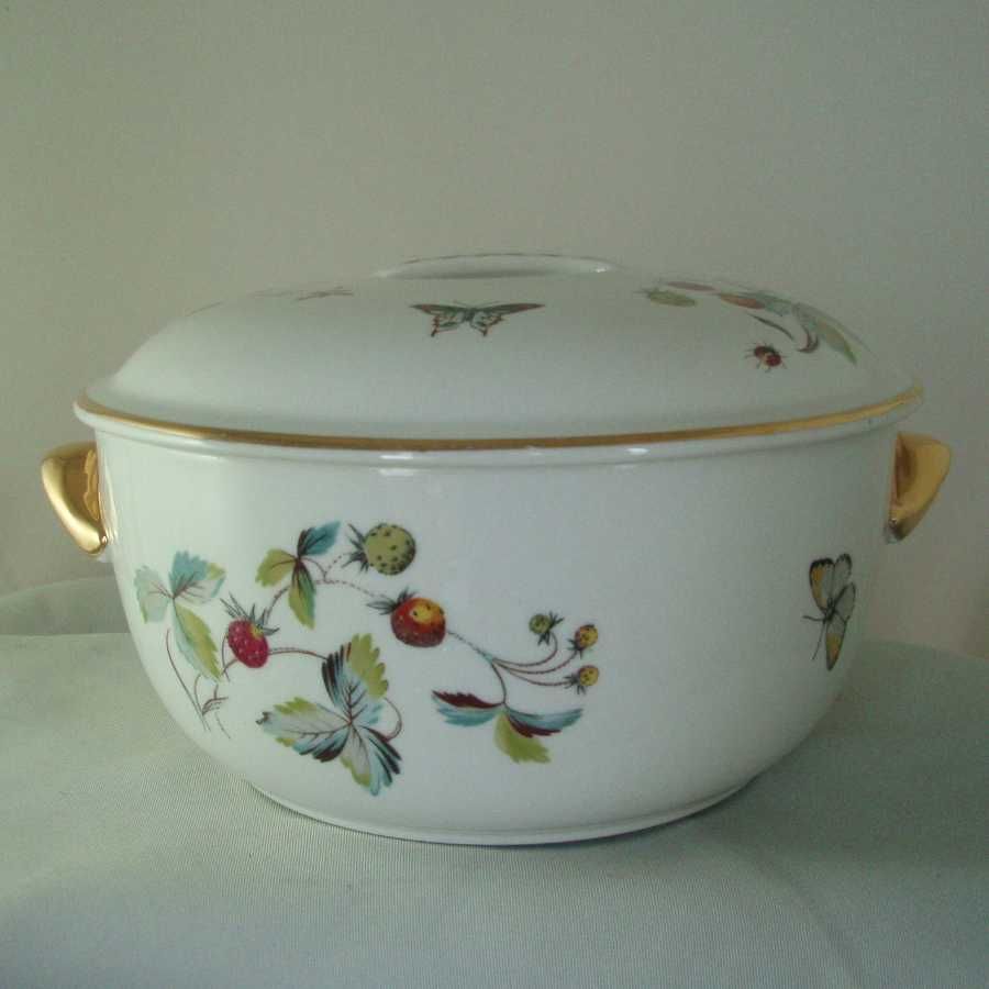 Royal Worcester Strawberry Fair Round Covered Casserole Royal Worcester Strawberry Fair Round Covered Casserole