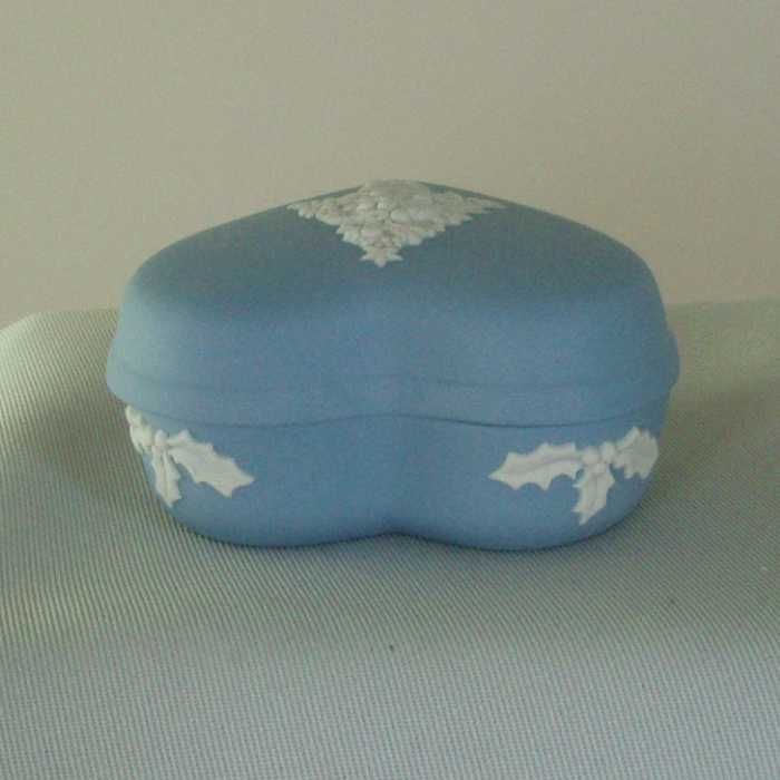 Wedgwood Light Blue Jasper Ware Christmas Tree Heart Box Wedgwood Light Blue Jasper Ware Christmas Tree Heart Box