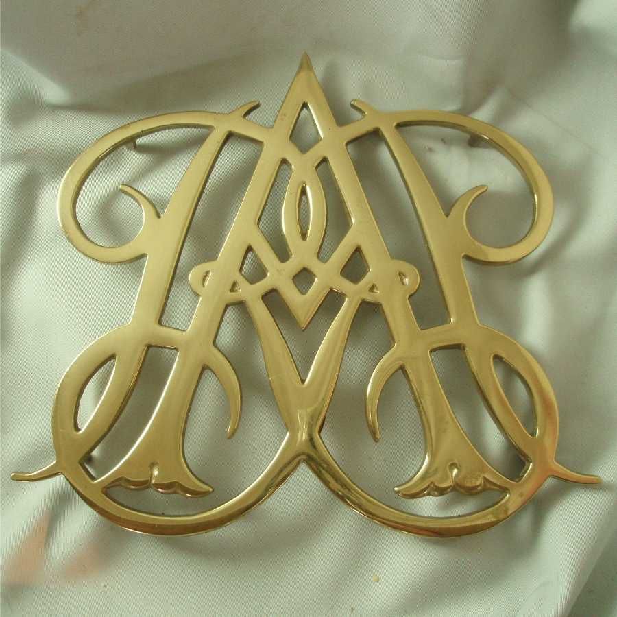 Virginia Metalcrafters Williamsburg Restoration Queen Anne Cypher Trivet Virginia Metalcrafters Williamsburg Restoration Queen Anne Cypher Trivet