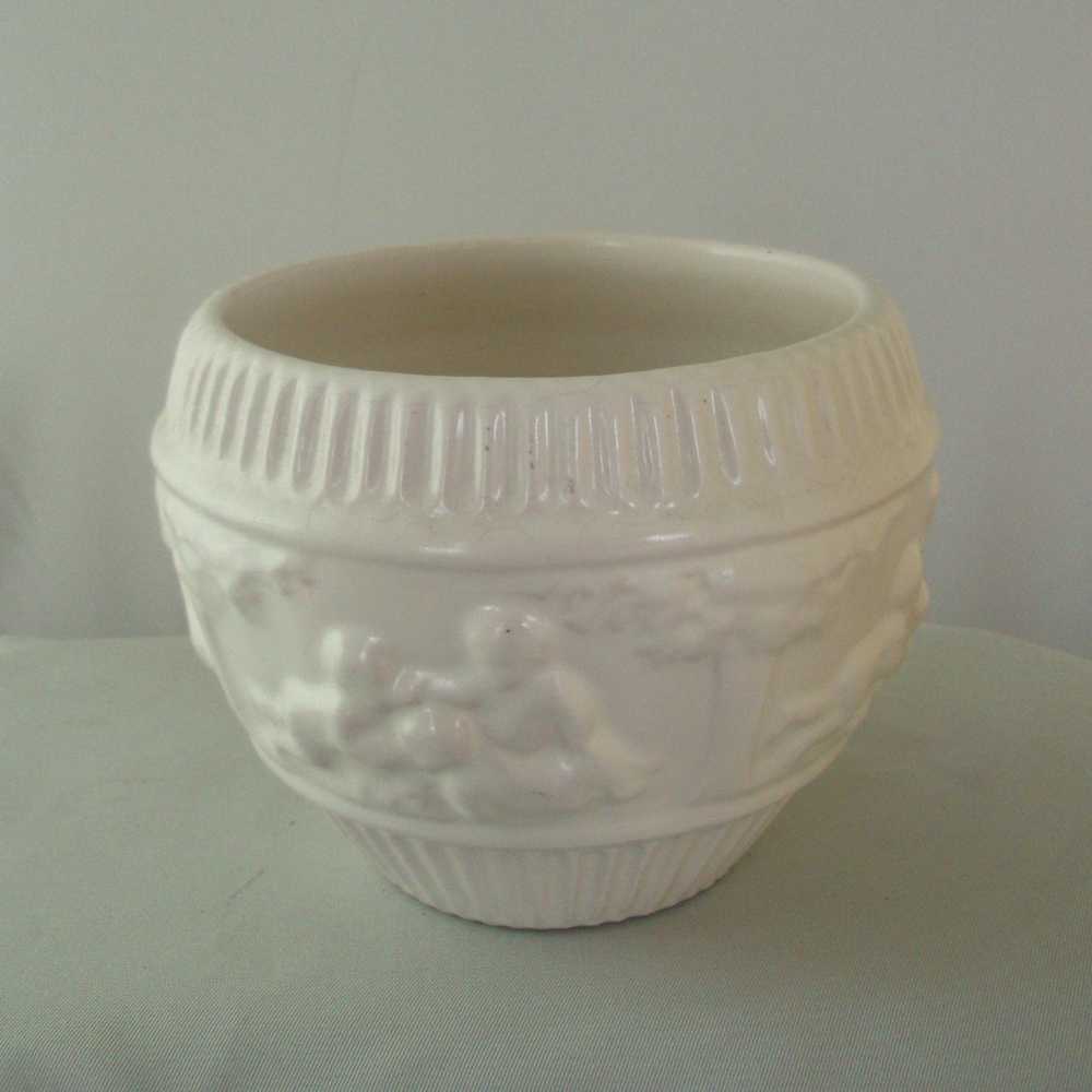 Roseville White Della Robbia Jardiniere Roseville White Della Robbia Jardiniere