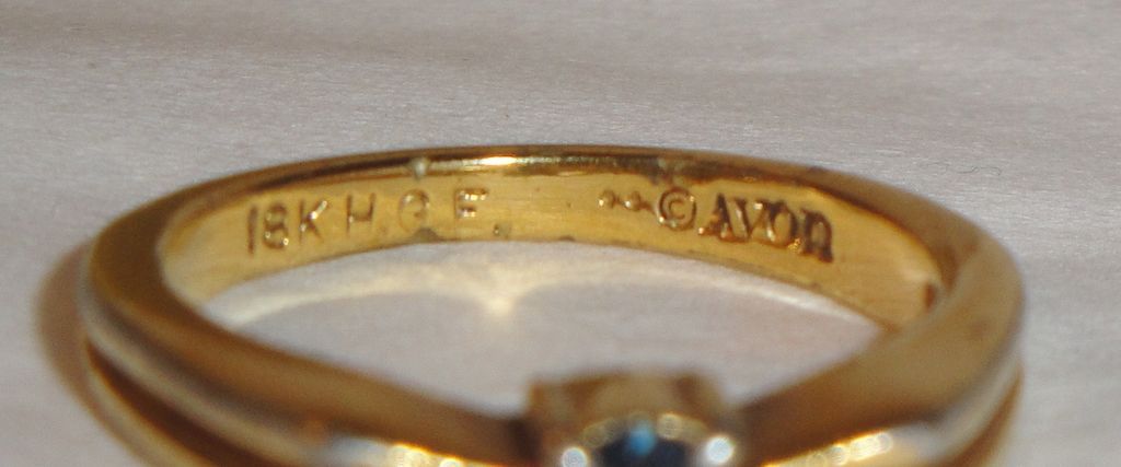 RARE Vintage Signed Avon Genuine Blue Sapphire 18KHGE Ring ~ Size 6 RARE Vintage Signed Avon Genuine Blue Sapphire 18KHGE Ring ~ Size 6