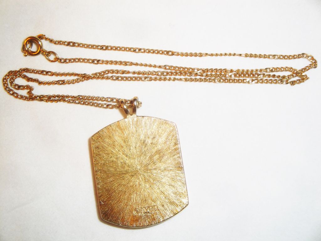 EXTREMELY RARE Vintage Signed Avon 1980 "Floral Heritage Necklace" Birthday Flowers ~ October is Marigold EXTREMELY RARE Vintage Signed Avon 1980 "Floral Heritage Necklace" Birthday Flowers ~ October is Marigold