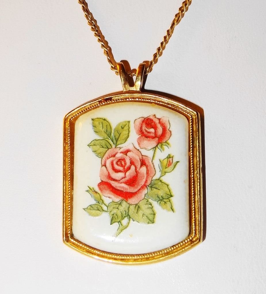 EXTREMELY RARE Vintage Signed Avon 1980 "Floral Heritage Necklace" Birthday Flowers ~ June is rose EXTREMELY RARE Vintage Signed Avon 1980 "Floral Heritage Necklace" Birthday Flowers ~ June is rose