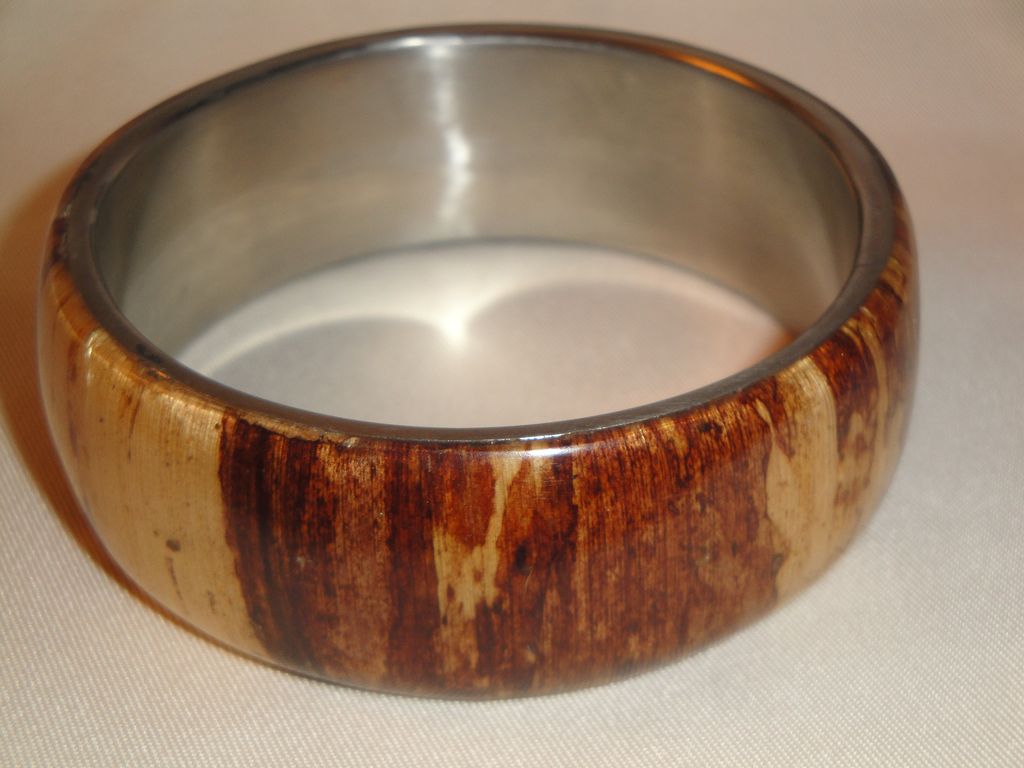 Vintage Multi-Hued Brown/Tan Bangle Bracelet Vintage Multi-Hued Brown/Tan Bangle Bracelet