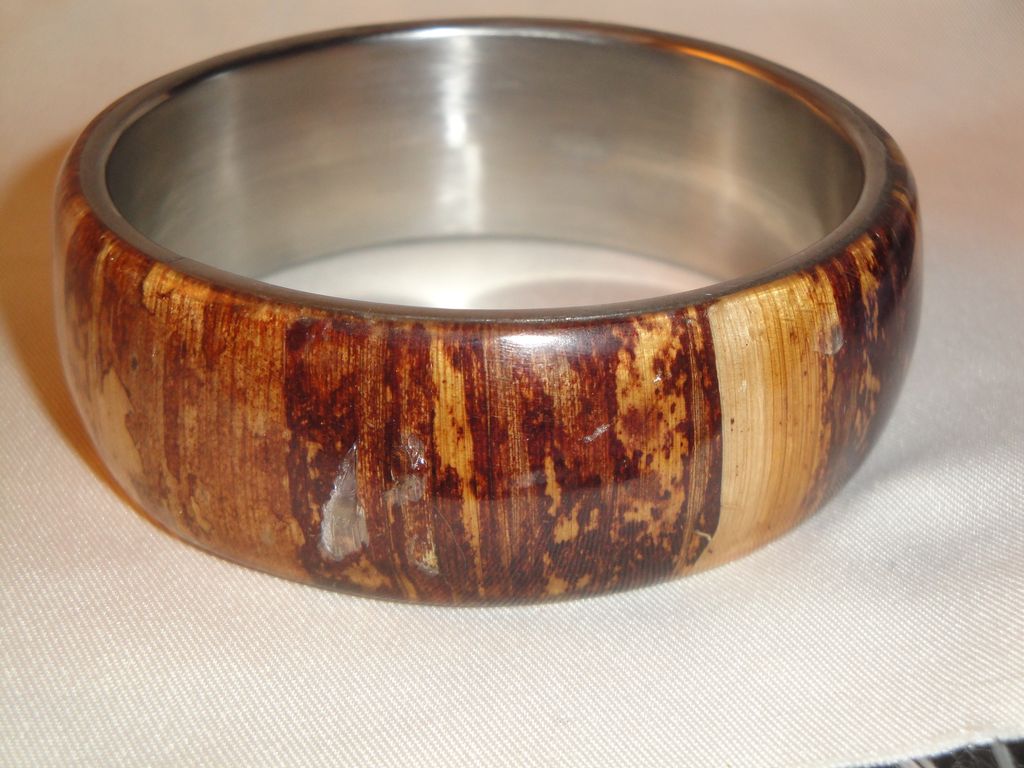 Vintage Multi-Hued Brown/Tan Bangle Bracelet Vintage Multi-Hued Brown/Tan Bangle Bracelet