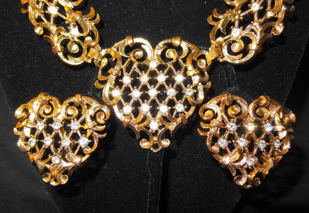 Demi Parure "Antoinette Collection" by Jose Maria Barrera ~ Vintage, Designer Signed, Avon, 1992 ~ beautiful filigree hearts, interwoven swirls & rhinestone crystal accents Demi Parure "Antoinette Collection" by Jose Maria Barrera ~ Vintage, Designer Signed, Avon, 1992 ~ beautiful filigree hearts, interwoven swirls & rhinestone crystal accents