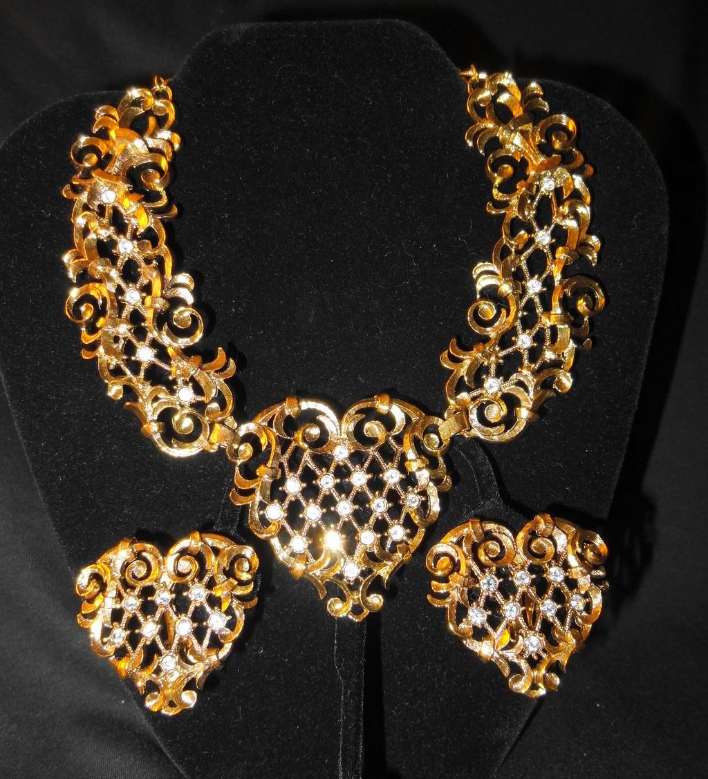 Demi Parure "Antoinette Collection" by Jose Maria Barrera ~ Vintage, Designer Signed, Avon, 1992 ~ beautiful filigree hearts, interwoven swirls & rhinestone crystal accents Demi Parure "Antoinette Collection" by Jose Maria Barrera ~ Vintage, Designer Signed, Avon, 1992 ~ beautiful filigree hearts, interwoven swirls & rhinestone crystal accents