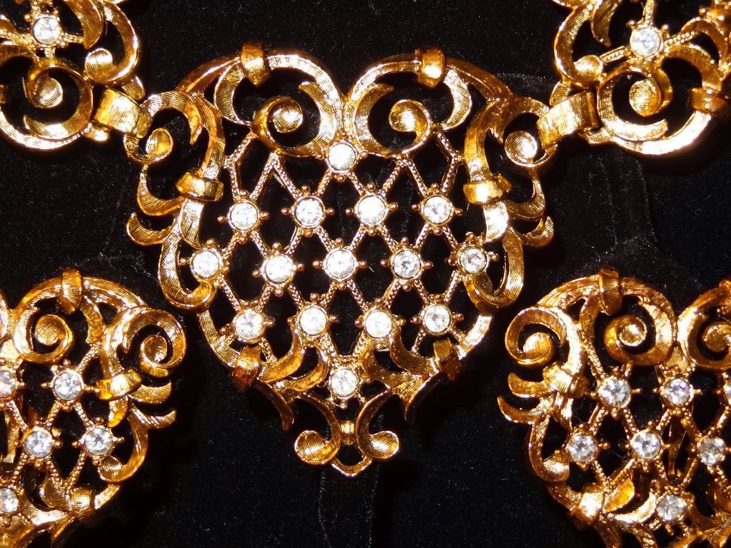 Demi Parure "Antoinette Collection" by Jose Maria Barrera ~ Vintage, Designer Signed, Avon, 1992 ~ beautiful filigree hearts, interwoven swirls & rhinestone crystal accents Demi Parure "Antoinette Collection" by Jose Maria Barrera ~ Vintage, Designer Signed, Avon, 1992 ~ beautiful filigree hearts, interwoven swirls & rhinestone crystal accents