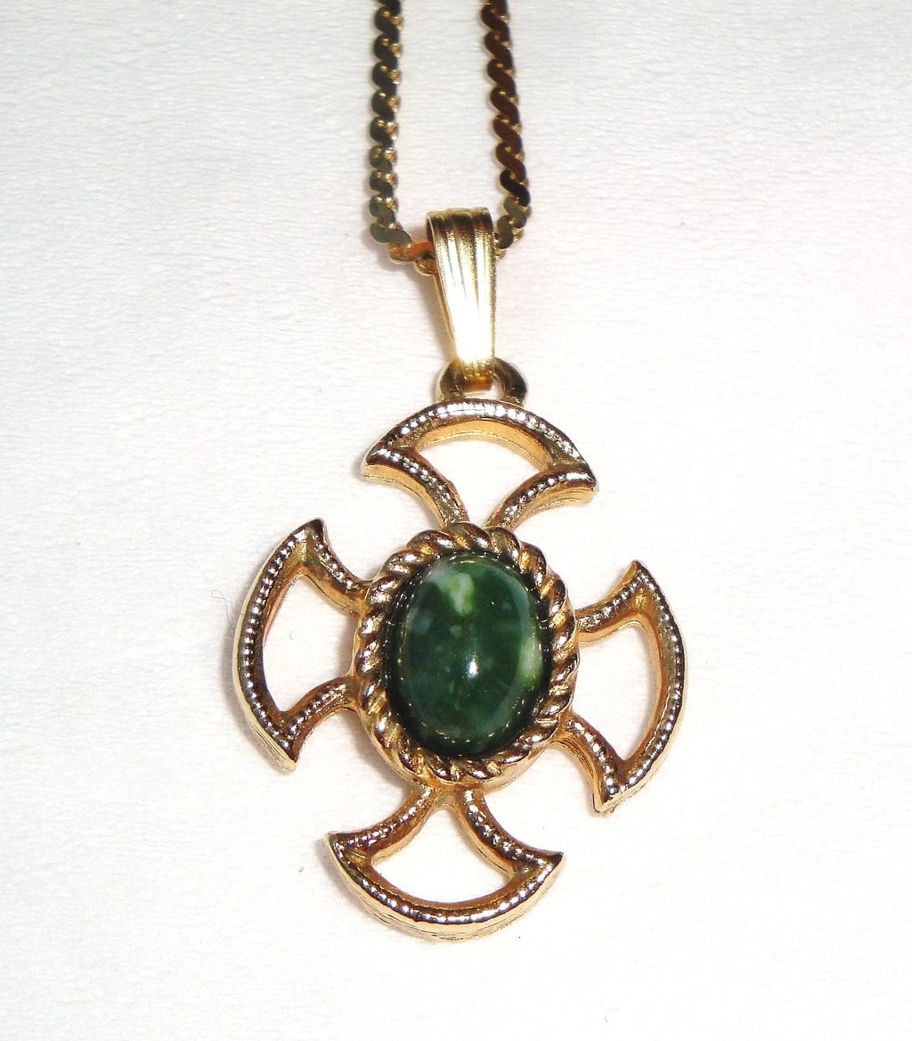 Vintage Avon "Baroness Collection" Necklace with simulated Jade cabochons in gold-tone flower design Vintage Avon "Baroness Collection" Necklace with simulated Jade cabochons in gold-tone flower design