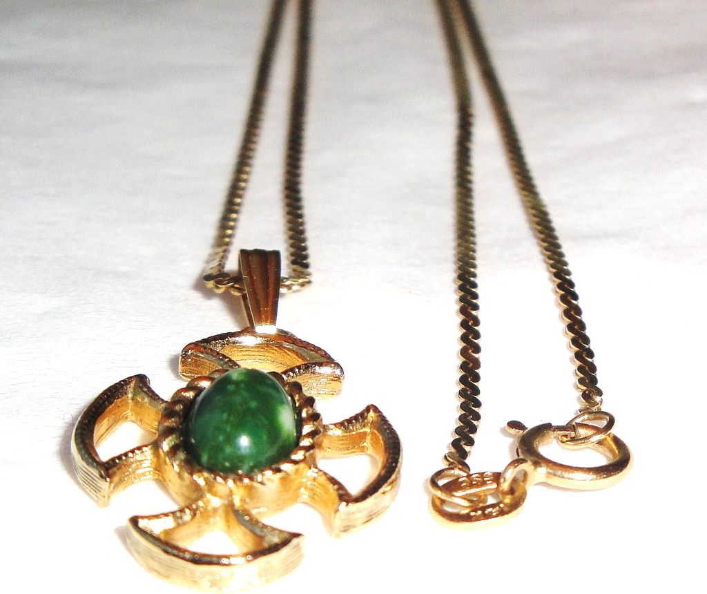Vintage Avon "Baroness Collection" Necklace with simulated Jade cabochons in gold-tone flower design Vintage Avon "Baroness Collection" Necklace with simulated Jade cabochons in gold-tone flower design