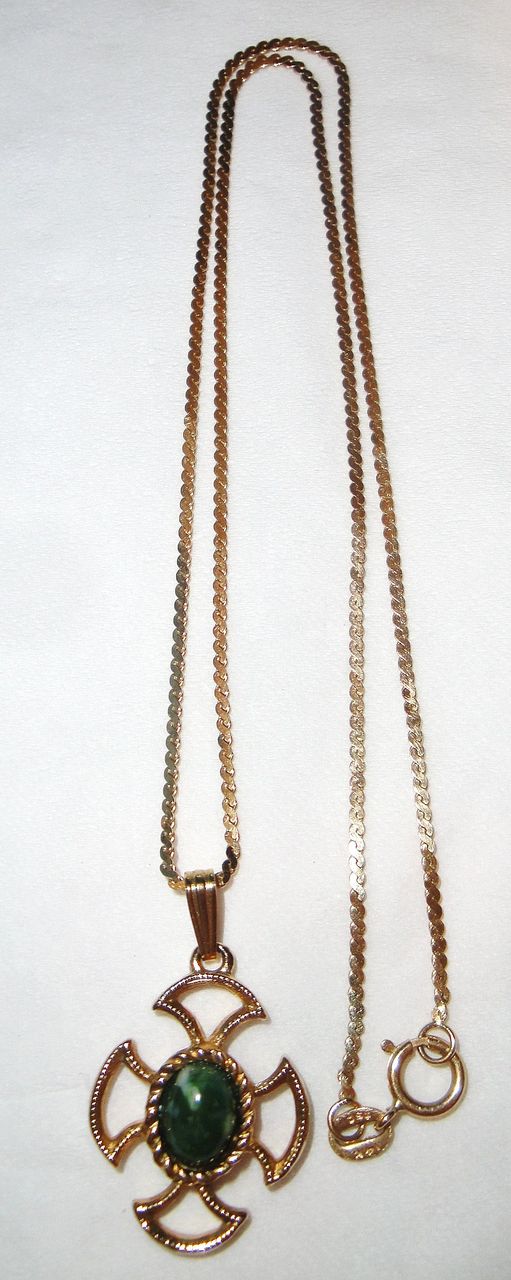 Vintage Avon "Baroness Collection" Necklace with simulated Jade cabochons in gold-tone flower design Vintage Avon "Baroness Collection" Necklace with simulated Jade cabochons in gold-tone flower design