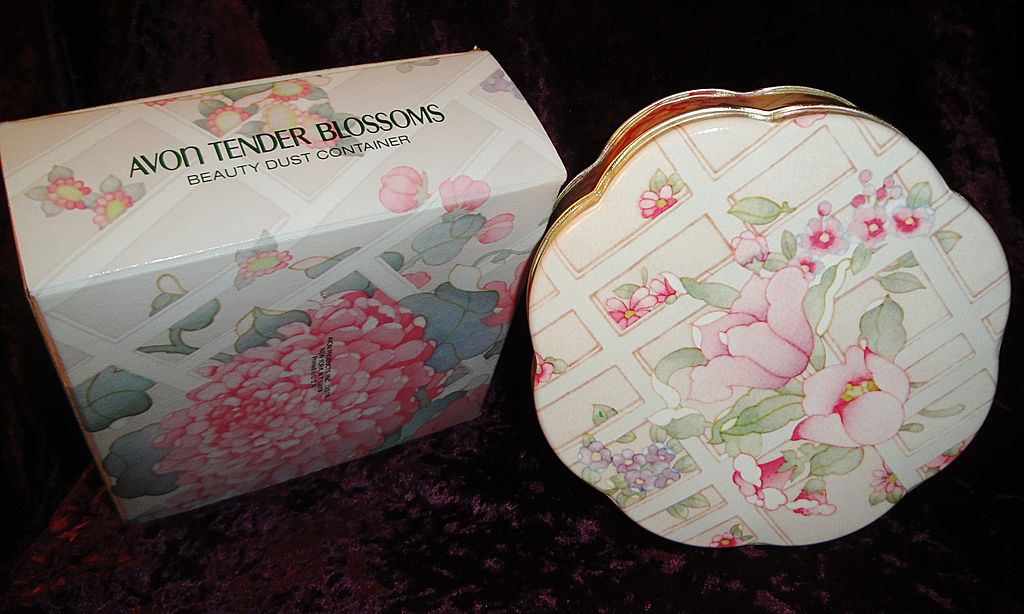 Vintage Signed Avon 1977 "TENDER BLOSSOMS" Beauty Dust Container Vintage Signed Avon 1977 "TENDER BLOSSOMS" Beauty Dust Container