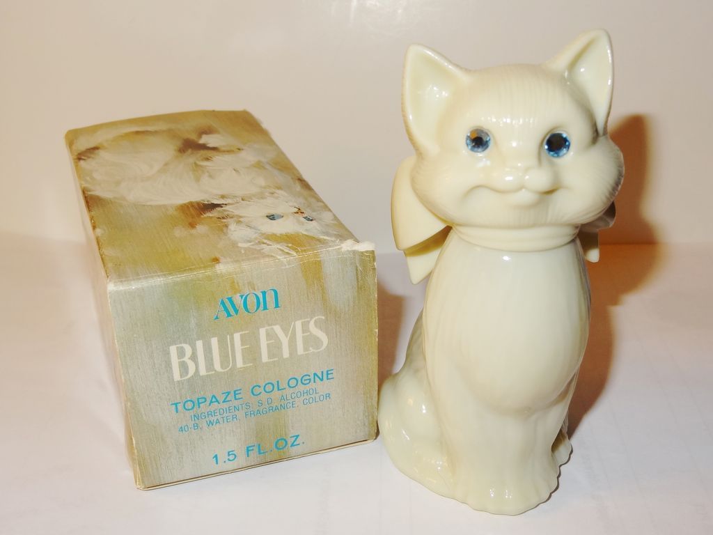Vintage Avon 1975 "Blue Eyes" Women's Decanter ~ Kitten with bow Vintage Avon 1975 "Blue Eyes" Women's Decanter ~ Kitten with bow