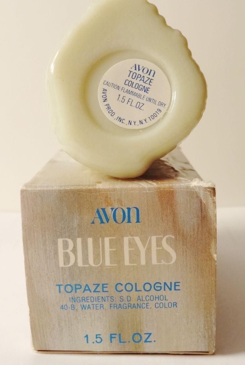 Vintage Avon 1975 "Blue Eyes" Women's Decanter ~ Kitten with bow Vintage Avon 1975 "Blue Eyes" Women's Decanter ~ Kitten with bow