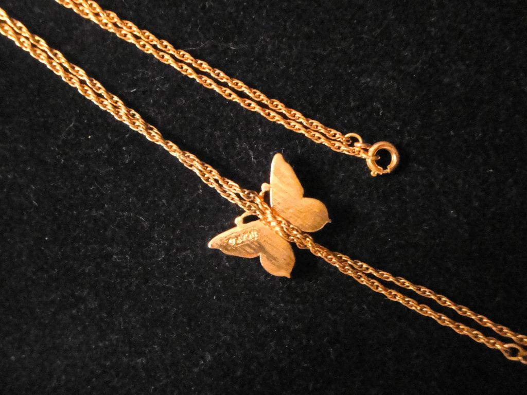 Vintage Signed Avon 1979 "Butterfly Lariat Necklace" Vintage Signed Avon 1979 "Butterfly Lariat Necklace"