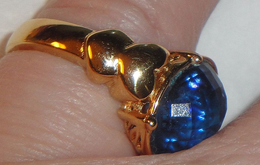 Large Multi-Faceted Prong-Set Sapphire Colored Gold-tone Ring ~ Size 6-7 Large Multi-Faceted Prong-Set Sapphire Colored Gold-tone Ring ~ Size 6-7
