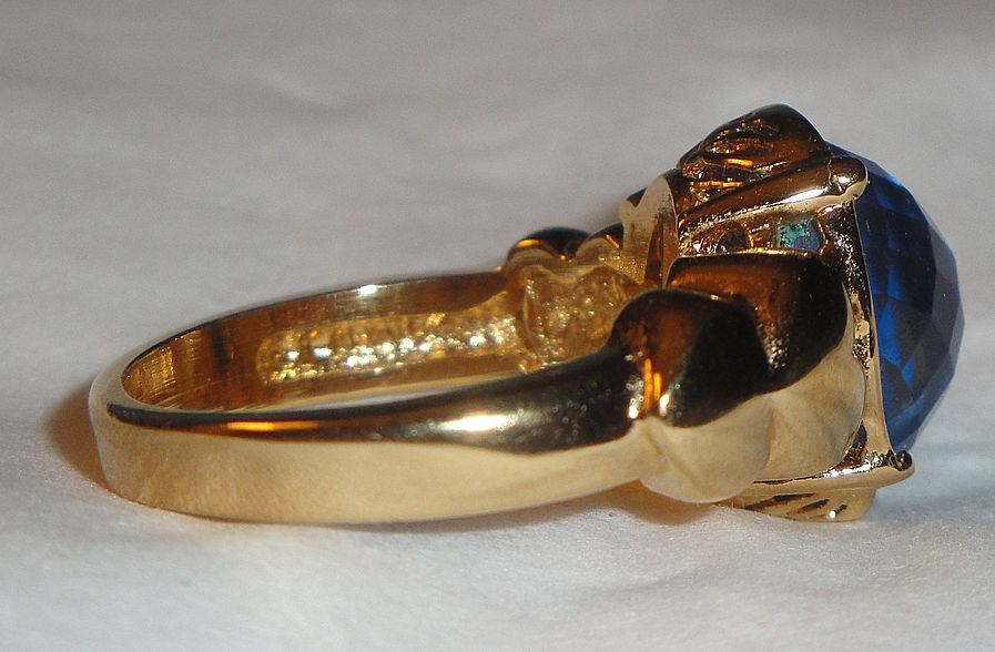 Large Multi-Faceted Prong-Set Sapphire Colored Gold-tone Ring ~ Size 6-7 Large Multi-Faceted Prong-Set Sapphire Colored Gold-tone Ring ~ Size 6-7
