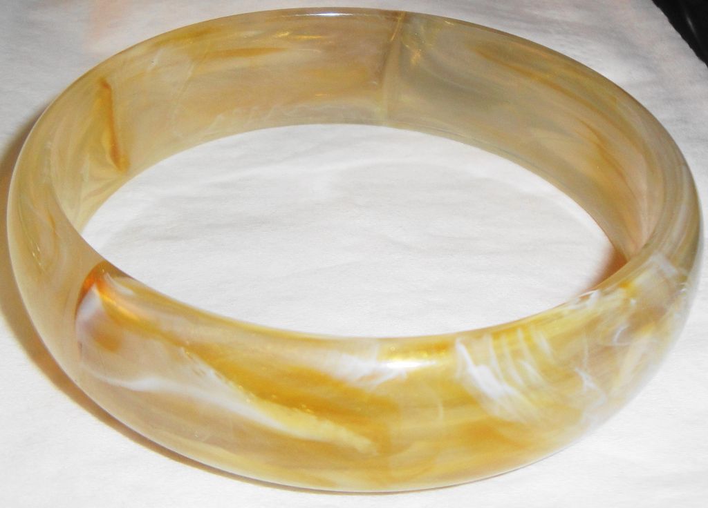 Vintage Yellow Swirls Opaque Bangle Bracelet Vintage Yellow Swirls Opaque Bangle Bracelet