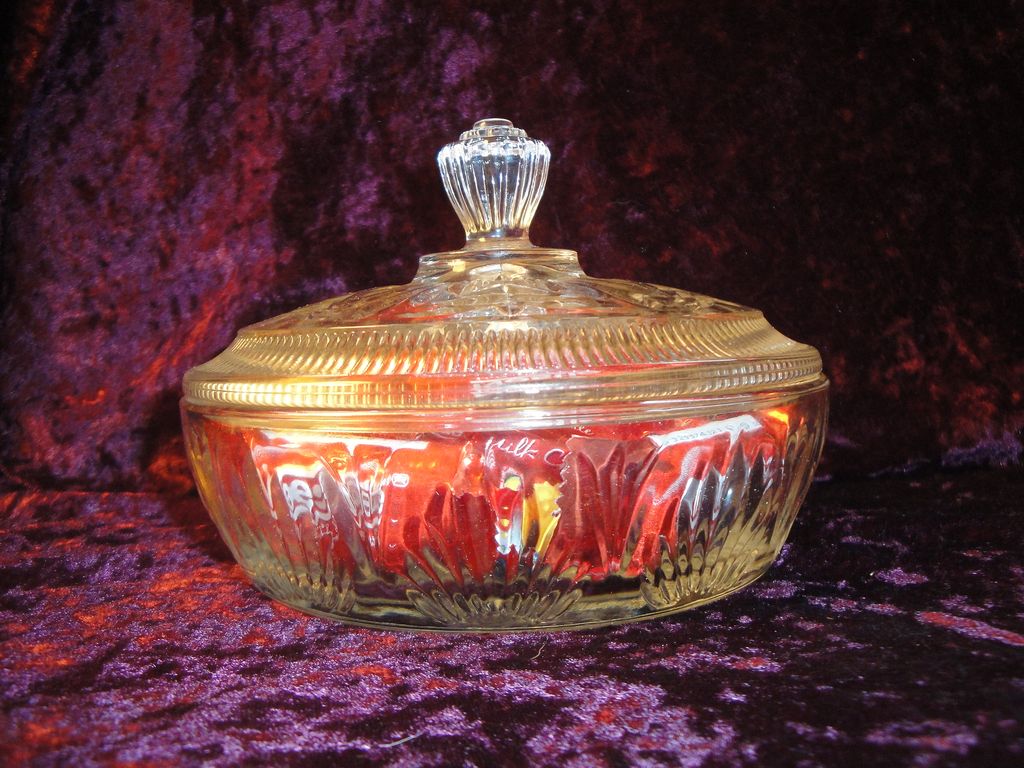 Vintage Signed Avon 1979-80 "Beauty Dust Crystalique Container" ~ clear glass with etched pattern Vintage Signed Avon 1979-80 "Beauty Dust Crystalique Container" ~ clear glass with etched pattern
