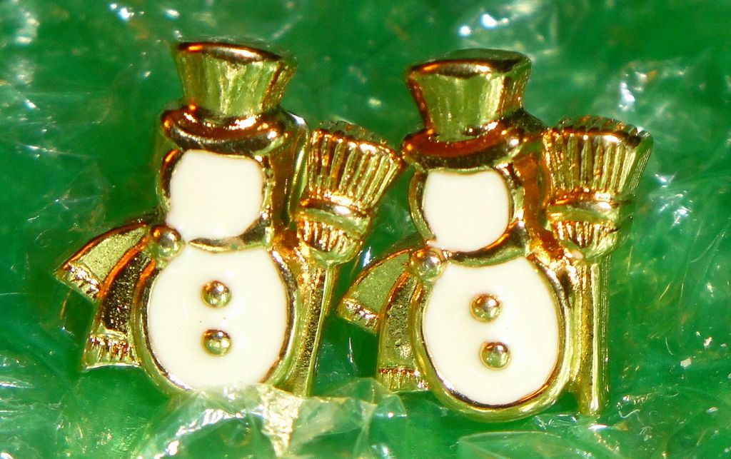 Vintage Avon Snowman Pierced Earrings Vintage Avon Snowman Pierced Earrings