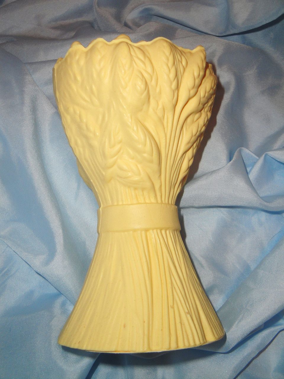Vintage Signed Avon 1980 "Harvest Time Spice Garden Fragrance Candle" ~ Wheat Stalks ~ New ~ original box Vintage Signed Avon 1980 "Harvest Time Spice Garden Fragrance Candle" ~ Wheat Stalks ~ New ~ original box