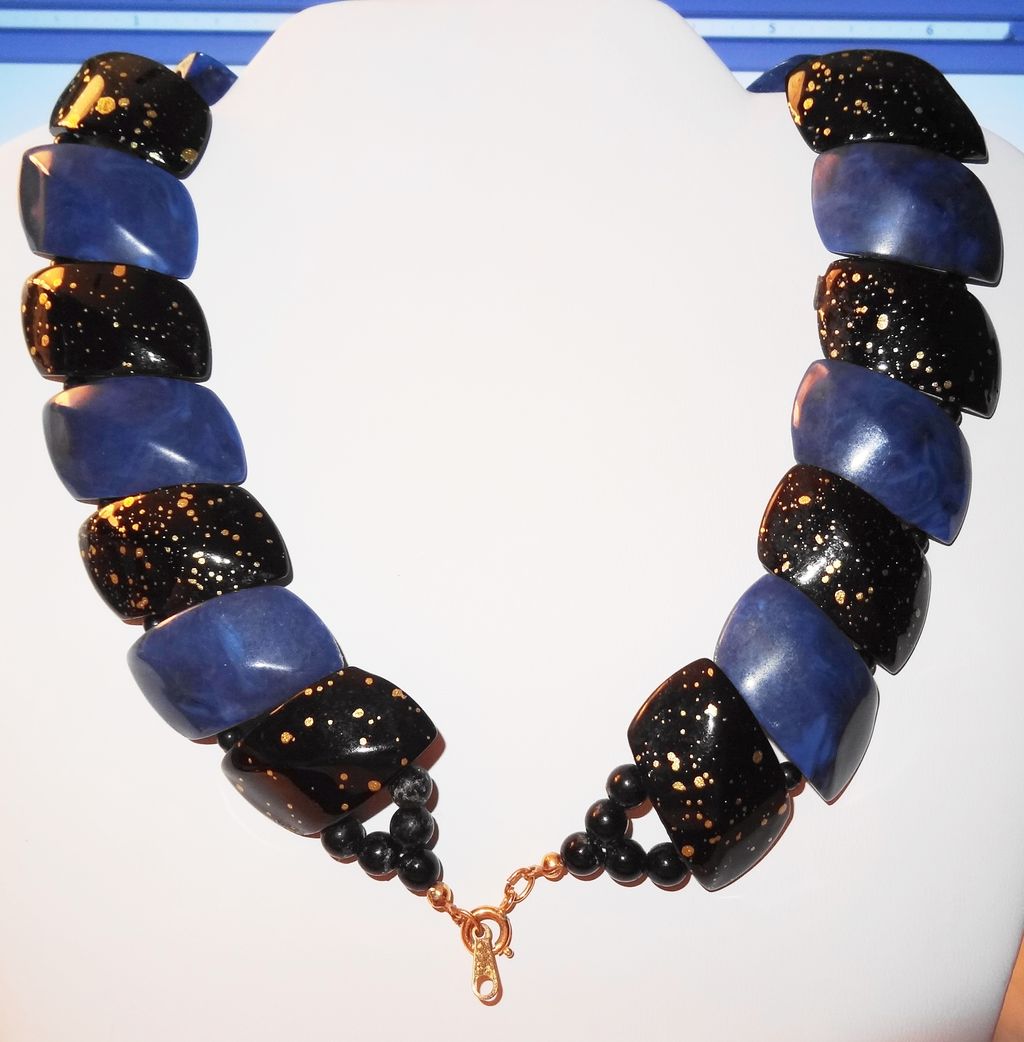 Avon's 1987 "Color Impact" Necklace ~ 16" golden flecks in cobalt blue/black Avon's 1987 "Color Impact" Necklace ~ 16" golden flecks in cobalt blue/black