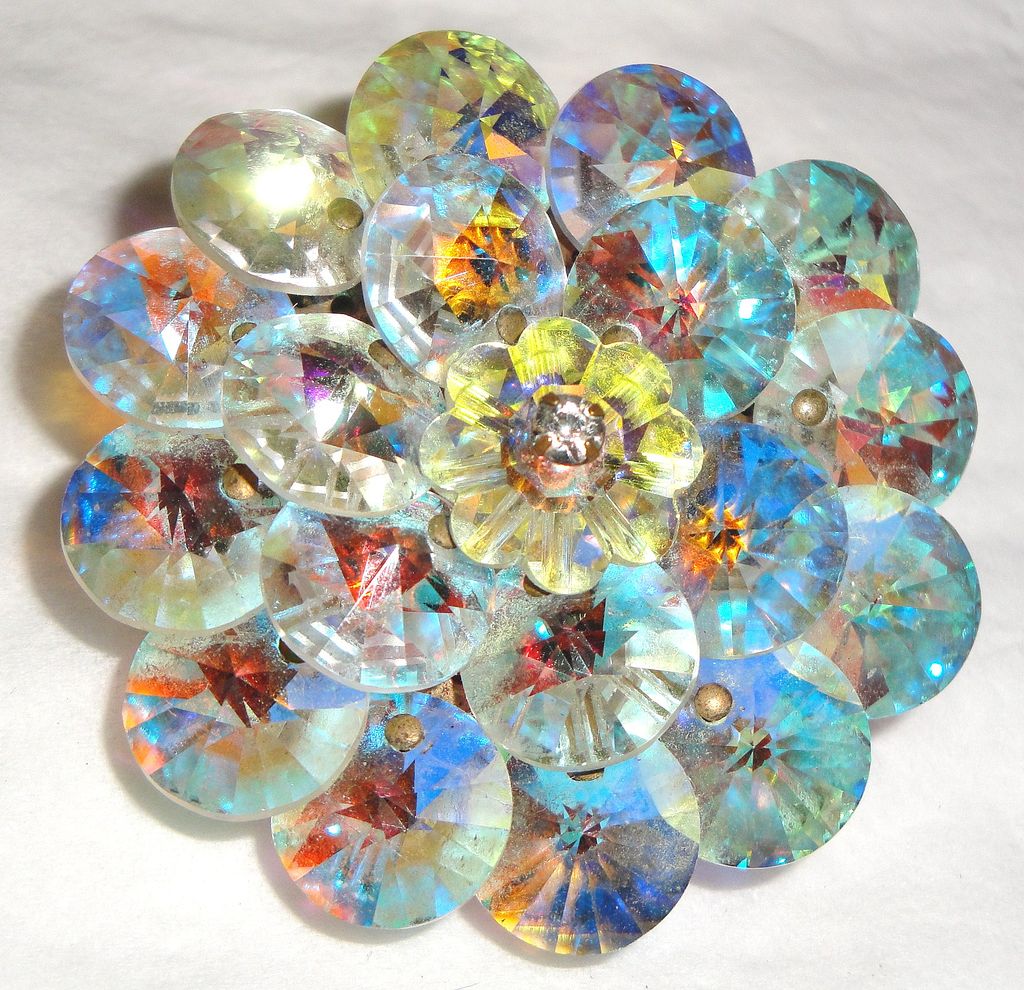 Vintage Aurora Borealis Rhinestones Flower Brooch from the mid to late 1950s Vintage Aurora Borealis Rhinestones Flower Brooch from the mid to late 1950s