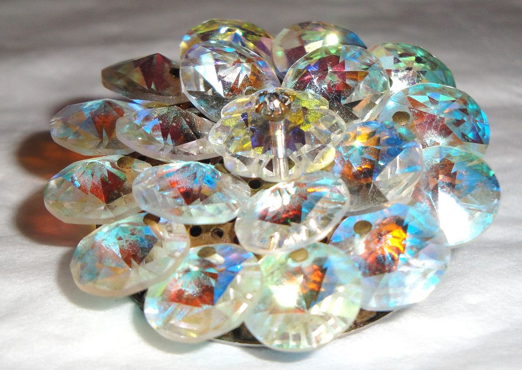 Vintage Aurora Borealis Rhinestones Flower Brooch from the mid to late 1950s Vintage Aurora Borealis Rhinestones Flower Brooch from the mid to late 1950s