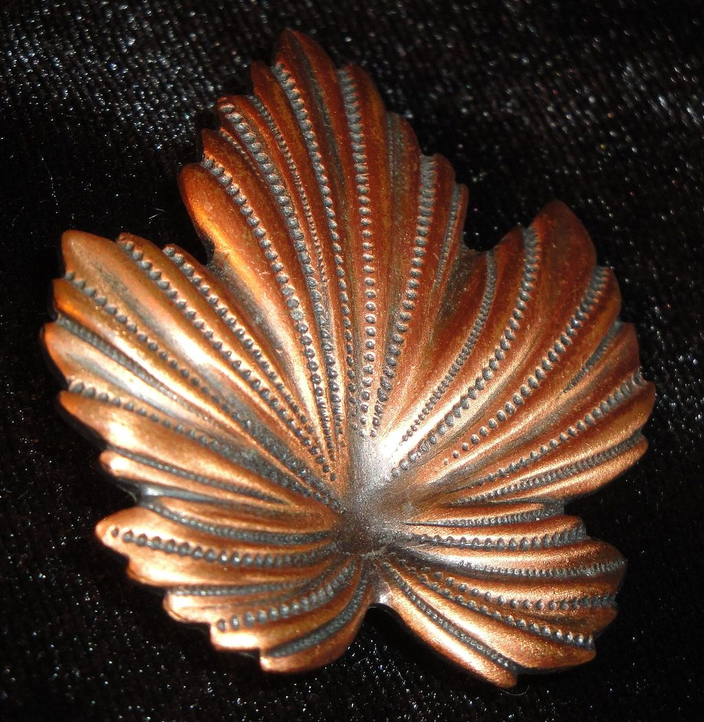 Vintage Copper Colored Textured Leaf Pin with Black Highlights Vintage Copper Colored Textured Leaf Pin with Black Highlights