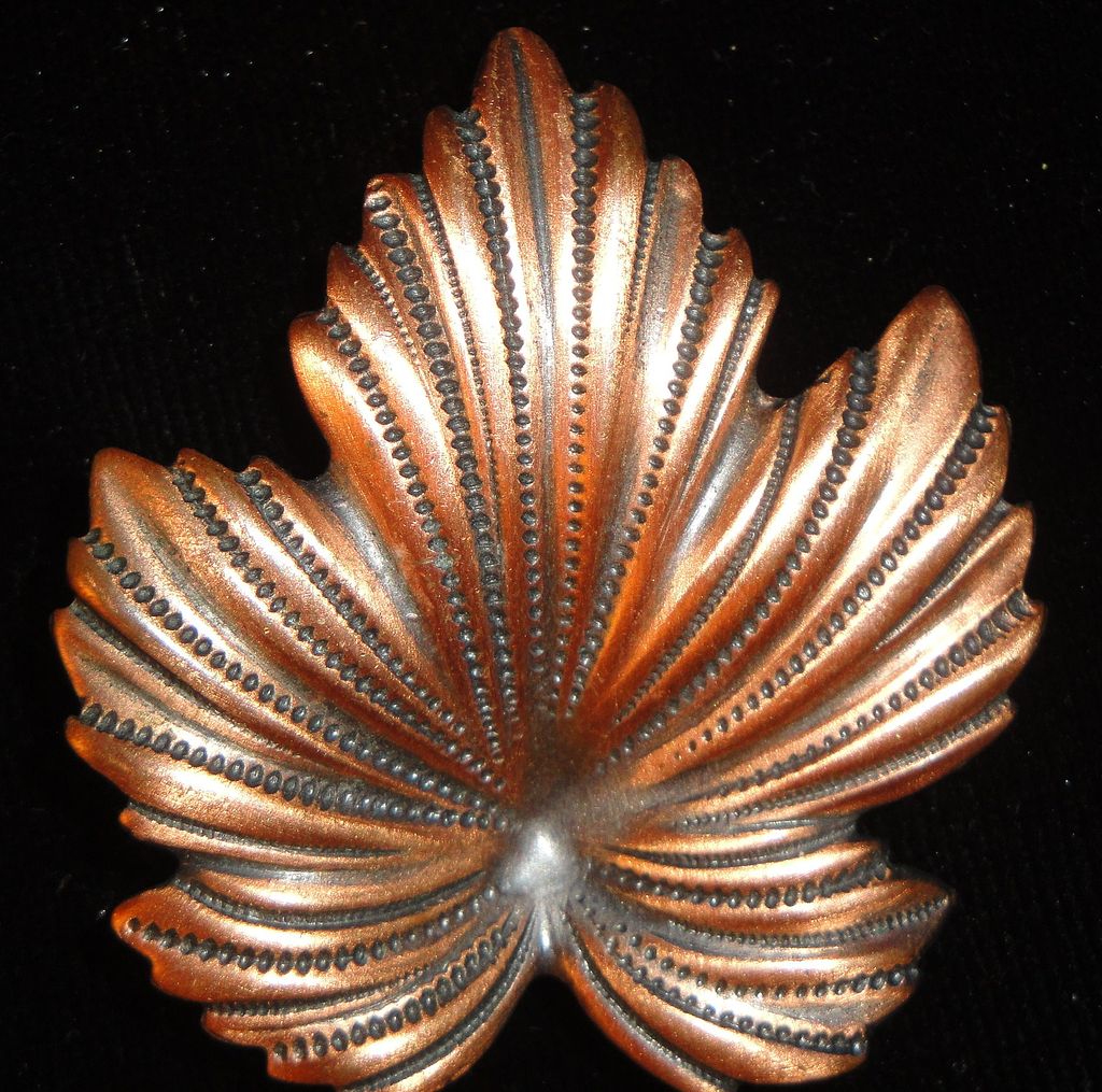Vintage Copper Colored Textured Leaf Pin with Black Highlights Vintage Copper Colored Textured Leaf Pin with Black Highlights