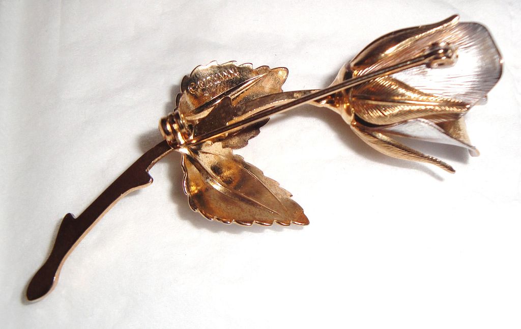 Vintage Signed Giovanni Rose Brooch/Pin with leaves done in goldtone/silvertone Vintage Signed Giovanni Rose Brooch/Pin with leaves done in goldtone/silvertone