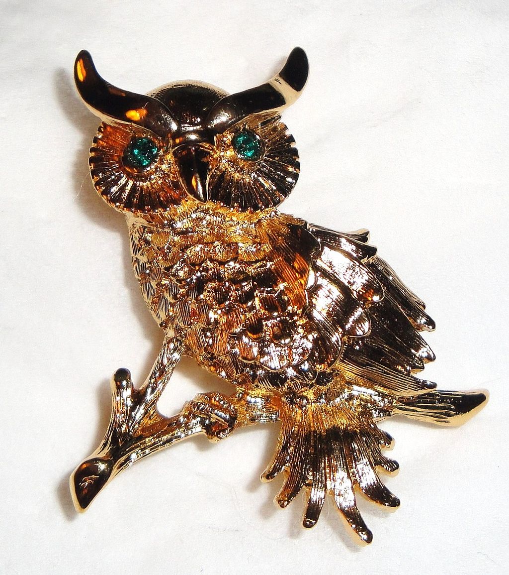 Vintage Signed Monet Gold-tone Owl Sitting on Tree Branch Brooch with Green Rhinestone Eyes Vintage Signed Monet Gold-tone Owl Sitting on Tree Branch Brooch with Green Rhinestone Eyes