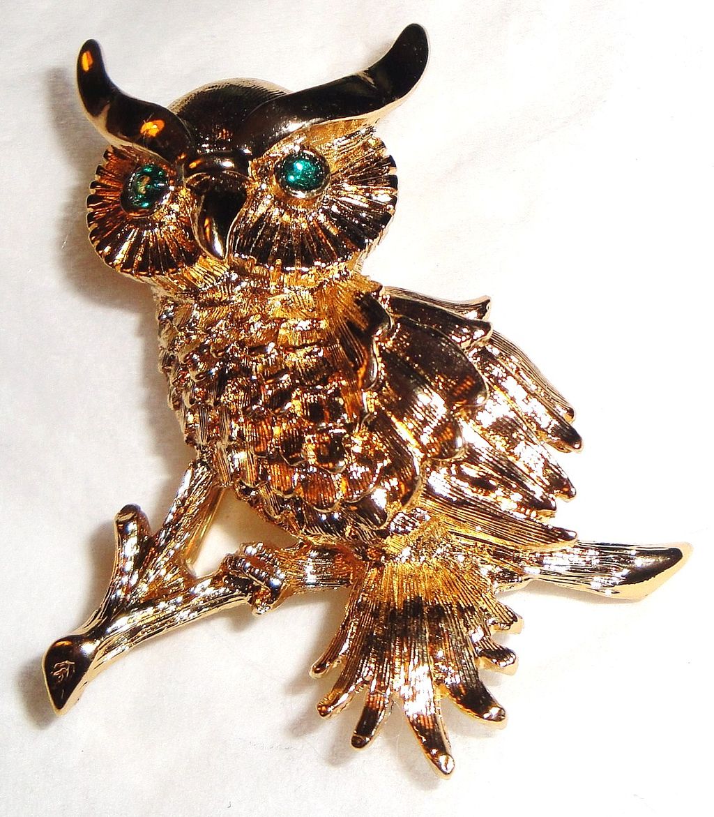 Vintage Signed Monet Gold-tone Owl Sitting on Tree Branch Brooch with Green Rhinestone Eyes Vintage Signed Monet Gold-tone Owl Sitting on Tree Branch Brooch with Green Rhinestone Eyes