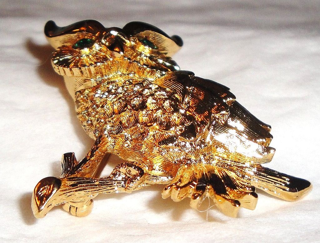 Vintage Signed Monet Gold-tone Owl Sitting on Tree Branch Brooch with Green Rhinestone Eyes Vintage Signed Monet Gold-tone Owl Sitting on Tree Branch Brooch with Green Rhinestone Eyes