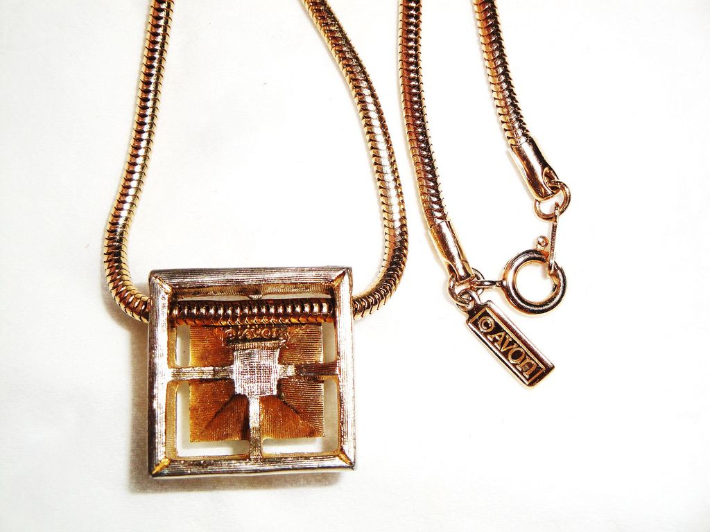 Vintage Avon "Square Cut Lead Crystal Collection" Necklace ~ real lead crystal in gold-washed setting Vintage Avon "Square Cut Lead Crystal Collection" Necklace ~ real lead crystal in gold-washed setting