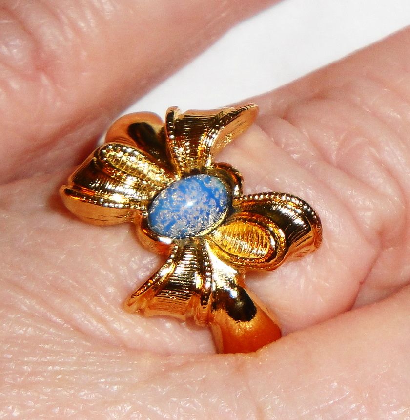 Signed Avon 1994 "Delicate Bow" Ring ~ size 10 ~ faux opal in textured tied bow Signed Avon 1994 "Delicate Bow" Ring ~ size 10 ~ faux opal in textured tied bow