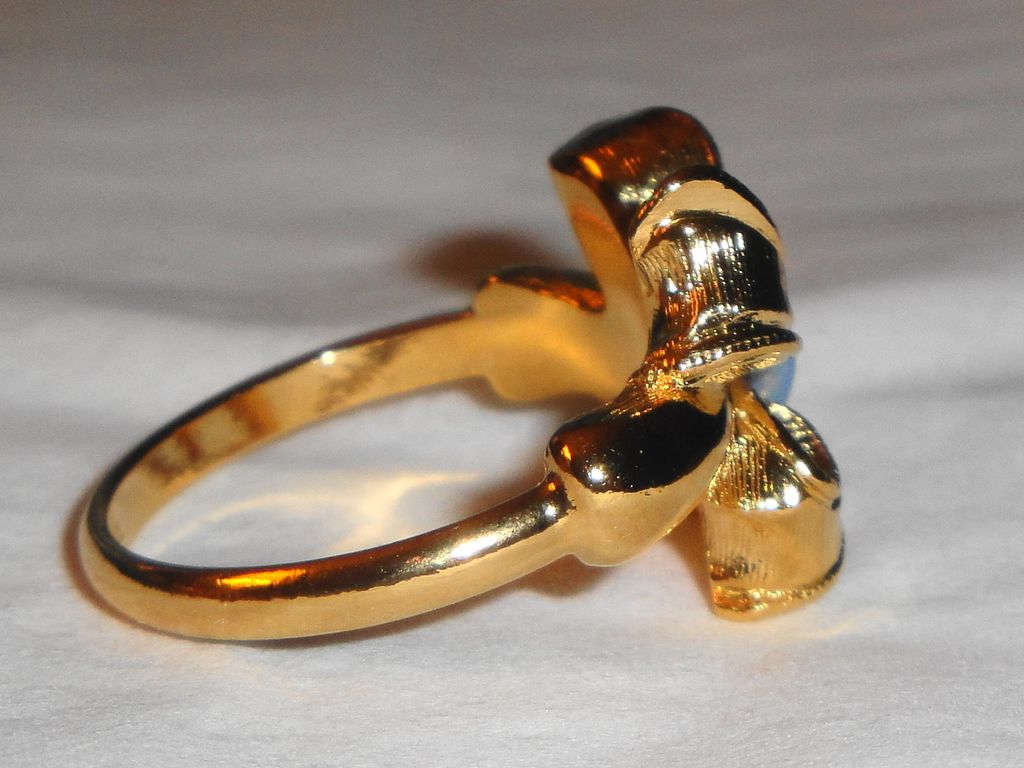 Signed Avon 1994 "Delicate Bow" Ring ~ size 10 ~ faux opal in textured tied bow Signed Avon 1994 "Delicate Bow" Ring ~ size 10 ~ faux opal in textured tied bow