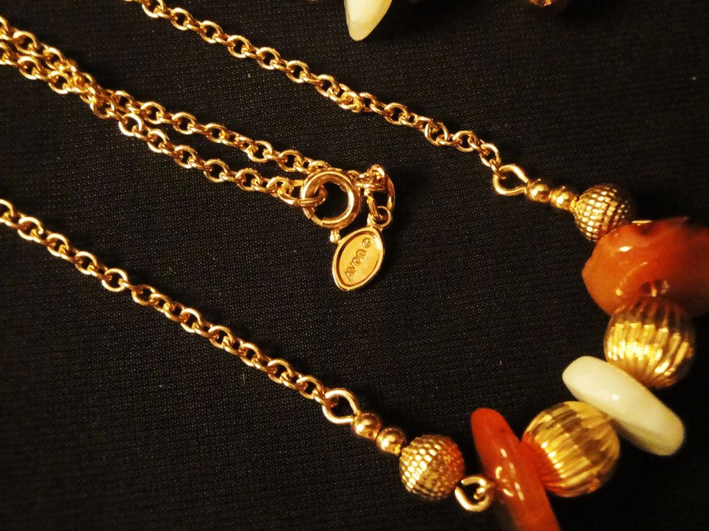 Avon 1975 "Desert Stones" Necklace & Clip Earrings ~ real agate & carnelian in gold-tone Avon 1975 "Desert Stones" Necklace & Clip Earrings ~ real agate & carnelian in gold-tone