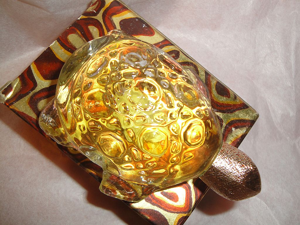 Vintage Signed Avon 1971-73 "Treasure Turtle" Charisma~ Full ~ 1 Fl. OZ. ~ New in Box Vintage Signed Avon 1971-73 "Treasure Turtle" Charisma~ Full ~ 1 Fl. OZ. ~ New in Box