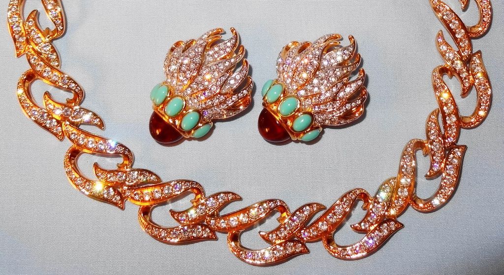 Avon Elizabeth Taylor's "Eternal Flame Collection" ~ pave crystals galore Avon Elizabeth Taylor's "Eternal Flame Collection" ~ pave crystals galore