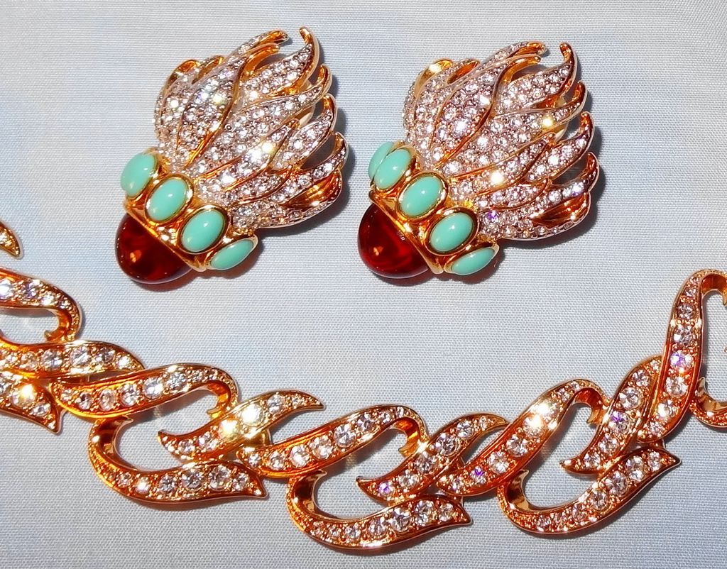 Avon Elizabeth Taylor's "Eternal Flame Collection" ~ pave crystals galore Avon Elizabeth Taylor's "Eternal Flame Collection" ~ pave crystals galore